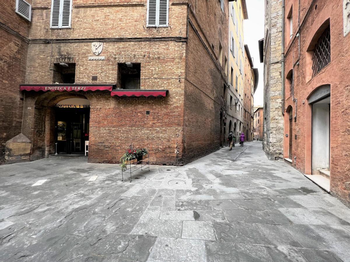 Kami-central Beautiful Over The Roofs Apartamento Siena